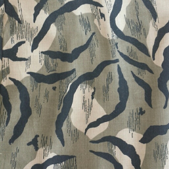 SALE Skirt - Picture 2 of 4